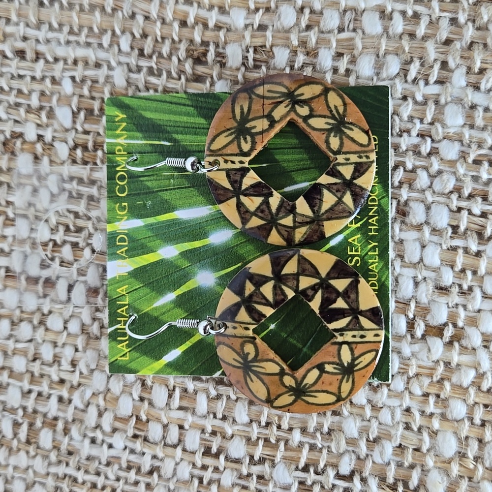 Lauhala Trading Company Coconut Shell w/ Polynesian Design Round Shape Earrings